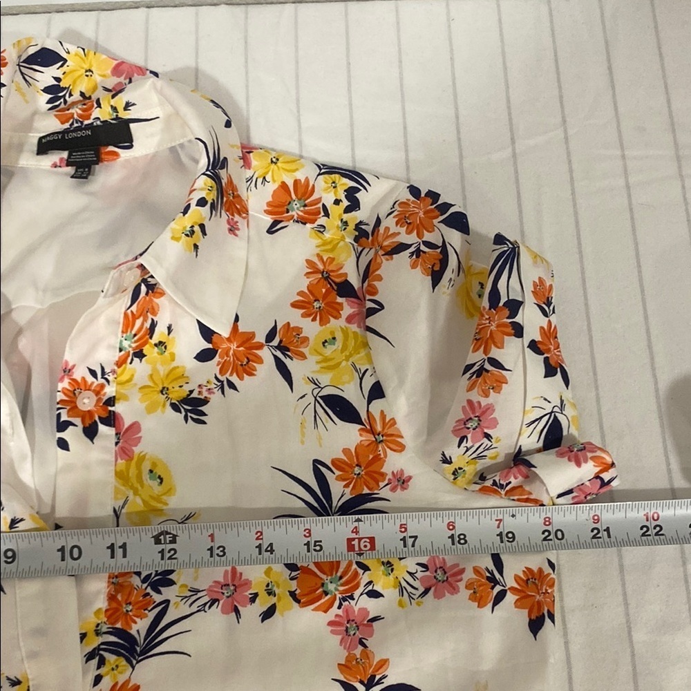 Maggy London White Dress with Floral Accents Amalia Short Sleeve Jersey Size 8 - Picture 8 of 13